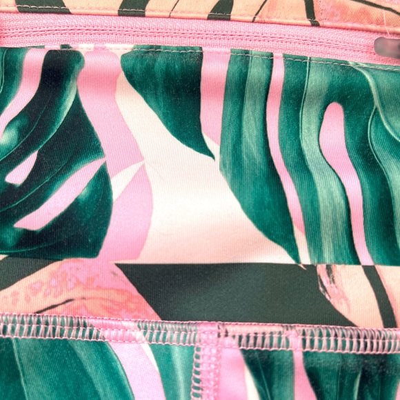 Nike Dri-Fit Women’s size Medium leggings/Yoga pants/floral/athletic wear - Picture 7 of 8